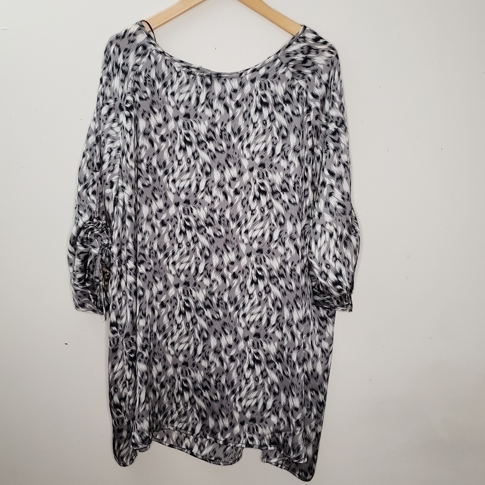 Jessica Black &White Animal Print Blouse Size 2X